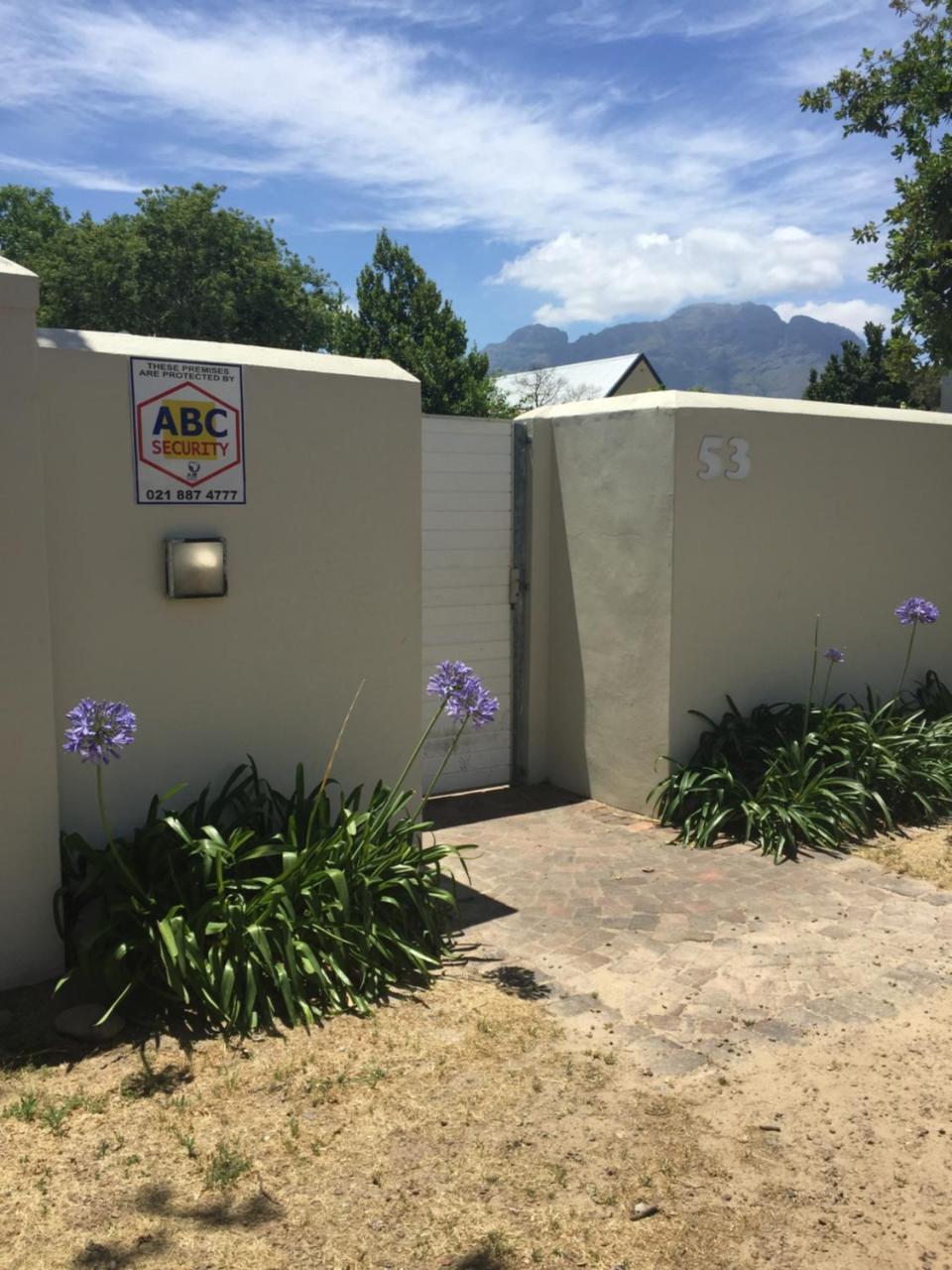 Courtyard Studio Lights And Wi Fi During Load Shedding Stellenbosch Exterior photo